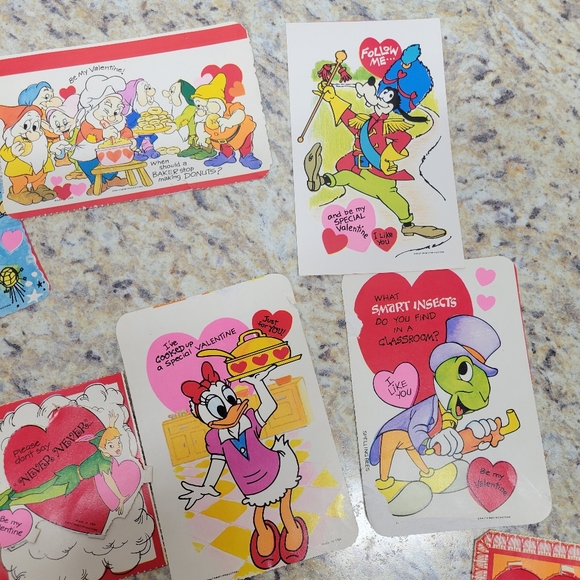 SOLD      Vintage Disney Valentine's Day Cards/ Postcards - Picture 4 of 10